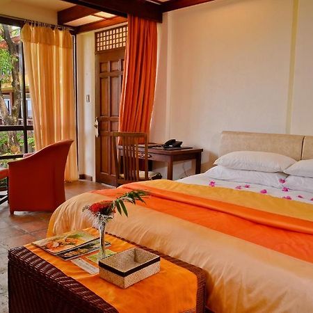 Punta Bulata White Beach Resort & Spa Cauayan  Екстер'єр фото